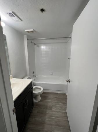 $2,000 / 2br - 1042ft2 - 2 Bed/2 Baths, Resort community, Low security Deposit,Low move in cost (West Palm Beach)63799909560577124