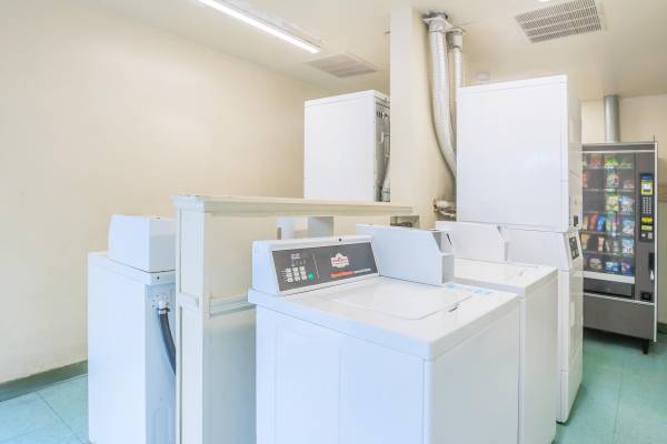 Studio/1B, High-speed Internet Access, On-call Maintenance 1