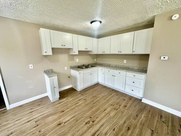 $1,250 / 3br - 2065 CLARK RD. (GARY)63898735764354122