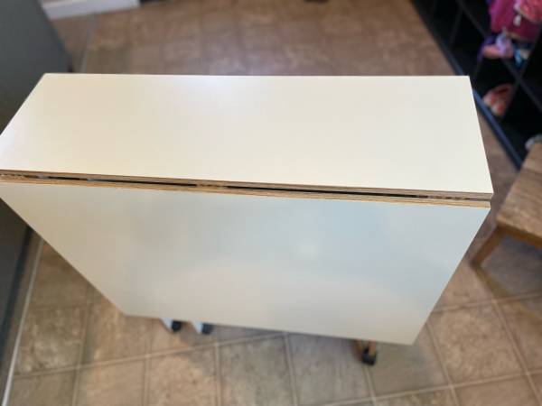 Tuck away table - $85 (Wenatchee)63441567506307121