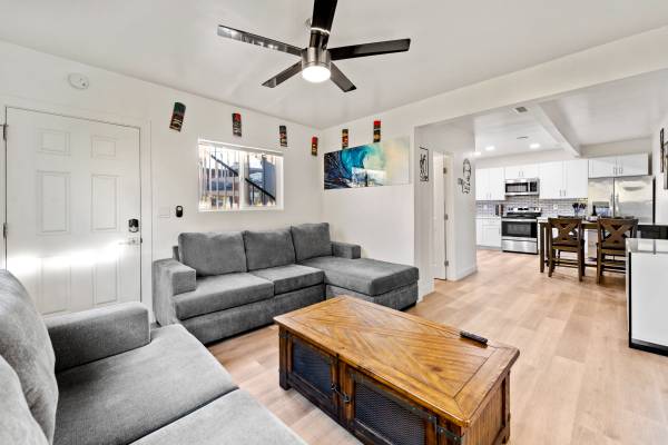 $3,950 / 2br - 1000ft2 - Killer 2BR with private rooftop deck in heart of North Park (30th and University)63775697960451121
