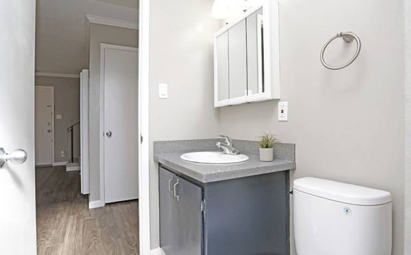 $2,599 / 2br - 918ft2 - 1/2 Month Free, Walk Score 81, Free Parking (hayward / castro valley)63682761126915123