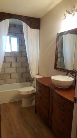$1,675 / 2br - 885ft2 - Alquiler encantador de estilo granja (Central)63674687344897124