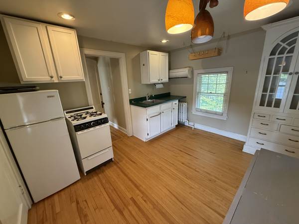 $1,600 / 1br - ALL UTILITIES INCLD / RARE opening on Parkway (SW Mpls)63666930711683120