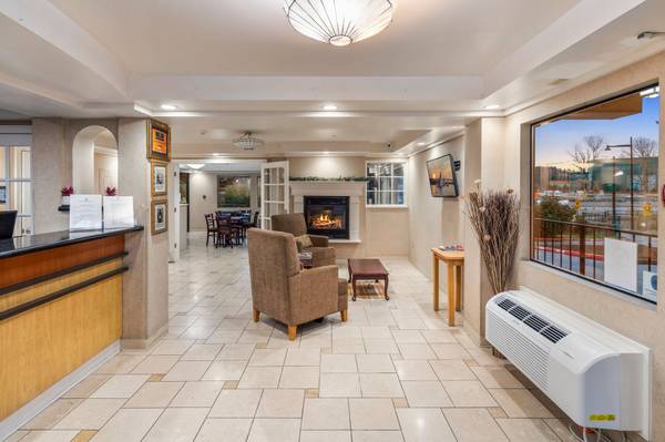 $392 / 1br - 320ft2 - The Inn at Lake Washington – Flexible Options, No Credit Needed!63659582434433123