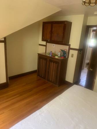 $995 / 1br - 350ft2 - FEMALE roommate FOR PRIVATE  studio some utilities included (LOWELL)63810113247105123