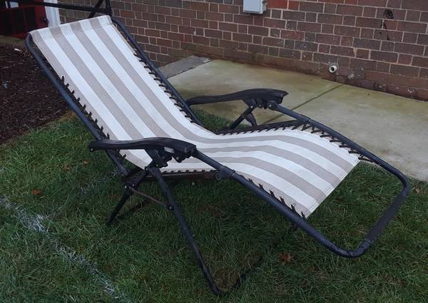 Zero gravity recliner 1