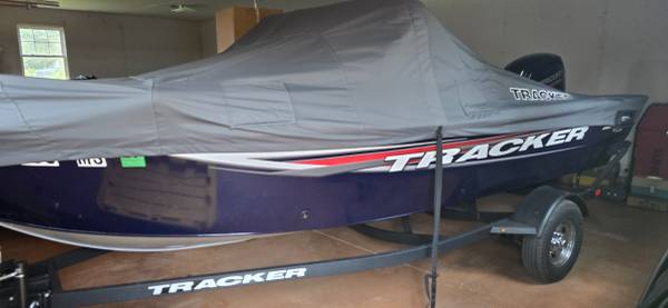 2025 16ft Tracker 1