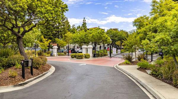 $3,125 / 2br - 862ft2 - 2 bedroom, in Fremont CA, 3 Furnished Clubhouses (fremont / union city / newark)63664219603841121