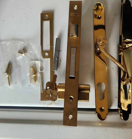 Slim line lock 1