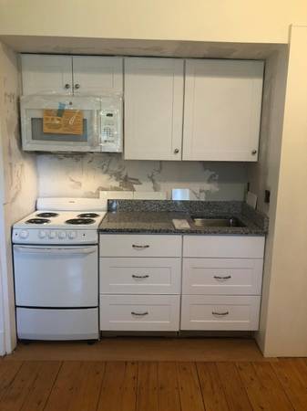 $1,995 Pequeño estudio de 1 DORMITORIO/2 AMBIENTES GRANDE~~CALEFACCIÓN/AGUA CALIENTE/ELECTRICIDAD INCLUIDAS~~Granito~~Línea de autobús63828338636673121