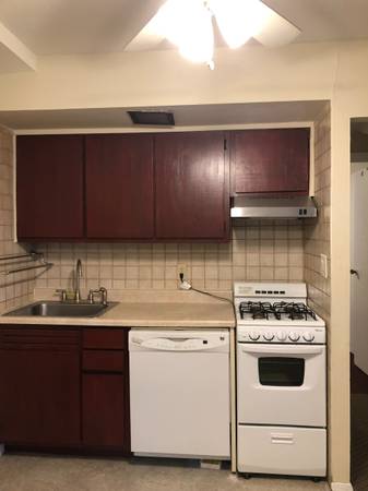 $1,950 / 1br - 600ft2 - Queens/Nassau Border Sunny 1 BR, 1st Fl - great neighborhood! $1950 (Bellerose, Queens)63949685051138121