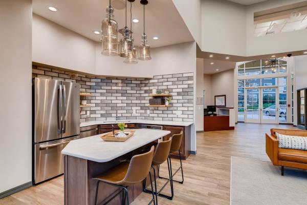 $1,455 / 473 pies² - Estudio moderno – 473 pies² | $1,455/mes | 1 mes gratis + $500 de bonificación (Colorado Springs)63687101229825122