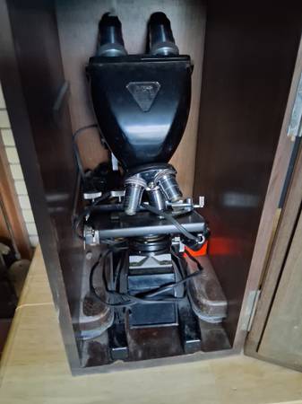 Vintage scientific microscope 1