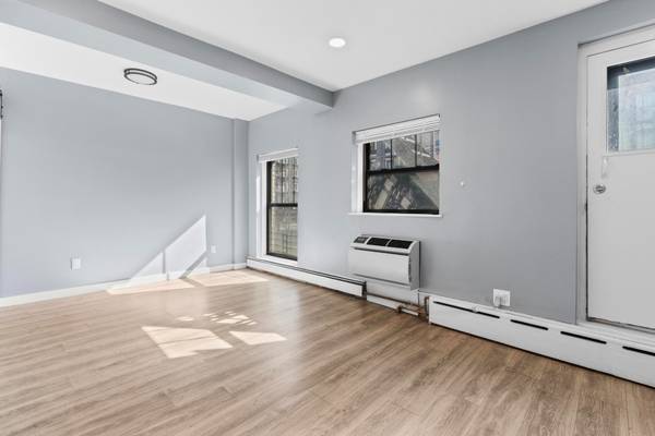 $4700.00 / 1br - 1 dormitorio con lavadora/secadora en la unidad. Adosado en Chelsea privilegiado (Chelsea)63827402426115123
