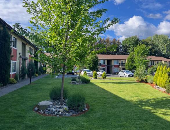 $1,495 / 2br - 1 MONTH 50% OFF + Two Bed + Sparkling Pool & Stainless Appliances (Halsey & I-84)63914739751426121