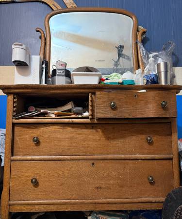 “The Pittsburgh Mirror” Dresser with a Mirror attachment 1
