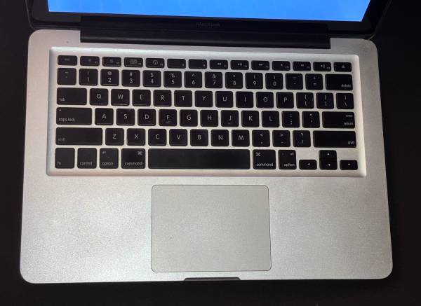 40 DÓLARES POR AMBOS. Pantalla funcionando de MacBook Pro de 13 pulgadas unibody, ¿arranca? - 40 $ (Seattle)63471238502403122