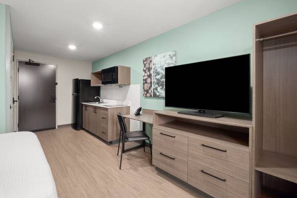 Dog Friendly, Express Check-in/Check-out, Vending Machines 1