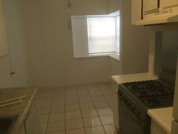 $1,250 / 3br - 1367ft2 - $1250...3 BDRM W/EXTRA GAME ROOM OR OFFICE SPACE (El Paso)63971558770690122