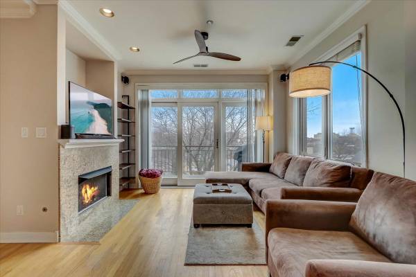 $1,800 / 1br - 900ft2 - Perfect For Work At Home 1BR, 1BA Condo63771219330561120
