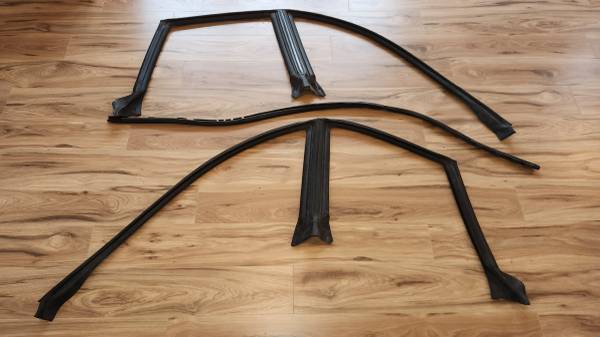 2003 Subaru Outback door seals 1