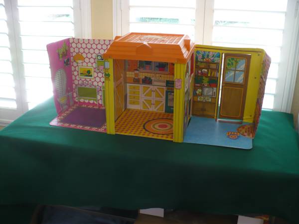 Vintage 1973 Barbie Country Living Home 1