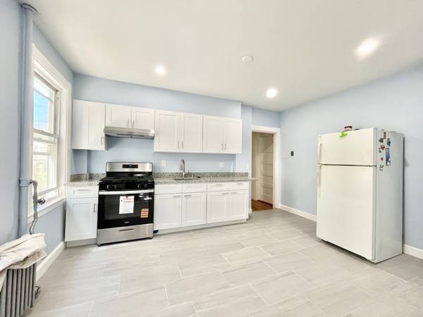 $1,000 / 3br - No Fee! 2 Large Bedrooms for Rent. Heat Included. Brand New Kitchen! (Brighton)63863136706307120