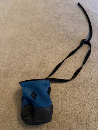 Black Diamond chalk bag 1