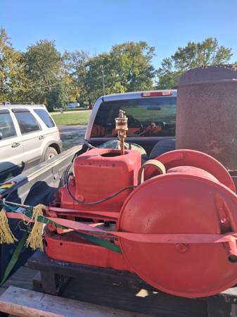 Antique gas engine 1