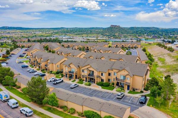 Laundry Facilities, High Ceilings (Select Units), On-Site Maintenance 1