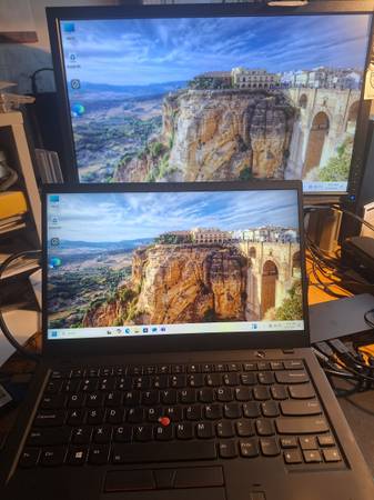 Lenovo ThinkPad laptops, monitors and docking stations - $125 (Seattle)63470644197123122