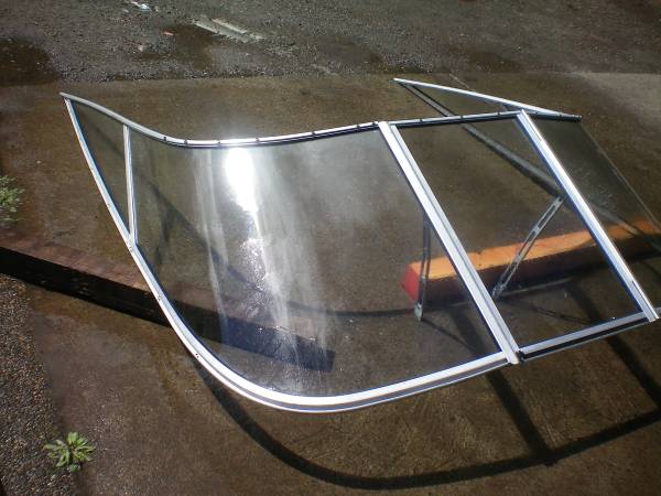 CURVED BAYLINER WINDSHIELD 1