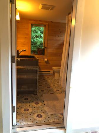$1,500 / 1br - Furnished Month to Month Cabin (Northampton Adjacent)64181048734979124