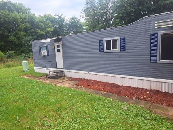 $10,000 / 2br - Classic 1962 Mobil Home: A DIY Dream! With new paint and skirting! (Plymouth)63813311426561120