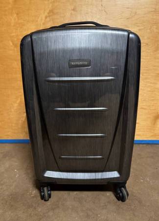Samsonite Winfield 2 20inch luggage 1