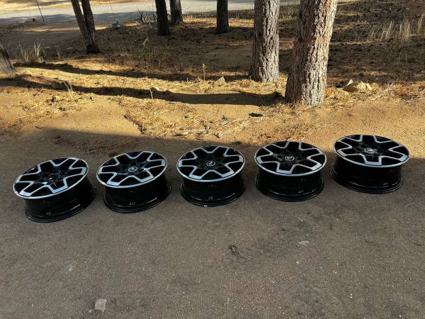 18" Ford Bronco Wheels with OEM TPMS Sensors 1