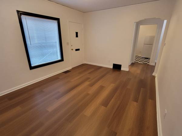 $1,200 / 388ft2 - Charming 1940's studio, near NW 23-Newly remodeled (Walk to Wallace -Forest Park)63845979166339121