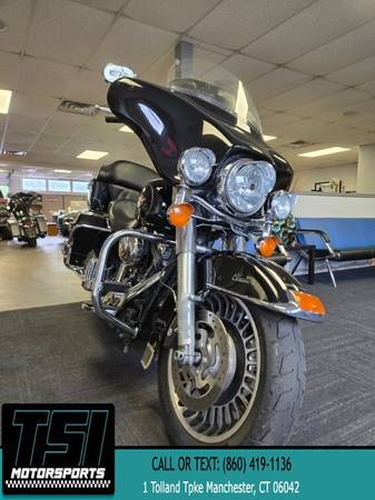 2011 Harley Davidson Electra Glide  Classic Motorcycle 1