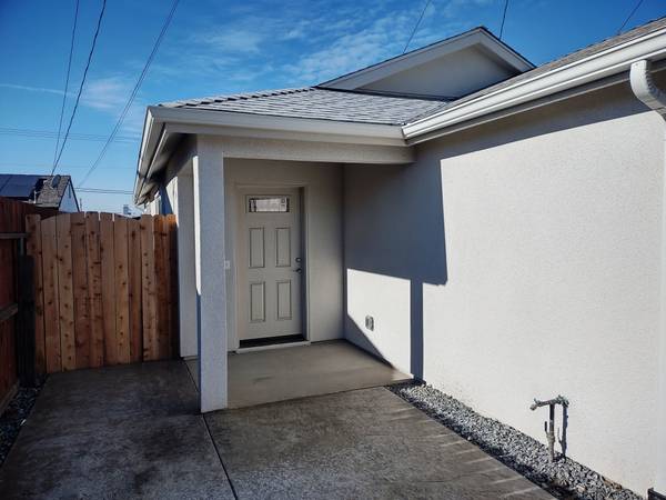 $1,475 / 2br - 1000ft2 - Beautiful 2/1 with solar (Exeter)63809864791169120