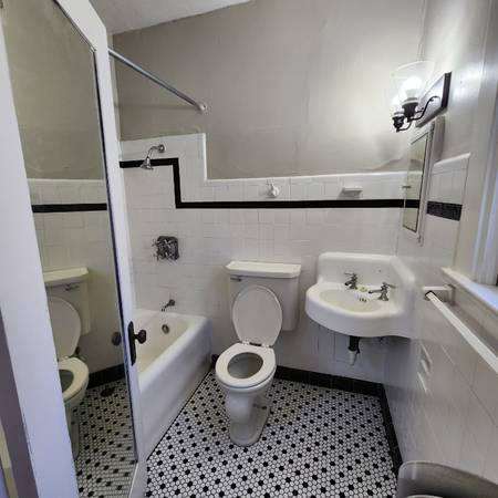 $1,335 / 1br - 735ft2 - Vintage 1 Bedroom Apartment For Rent @ Renew on Temple- Tour Today (State Capitol)63674244534785122