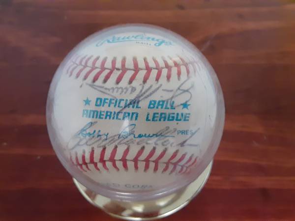 1987 Tigers autographed baseball 1