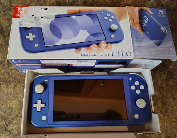 Nintendo Switch Lite w/ Box 1
