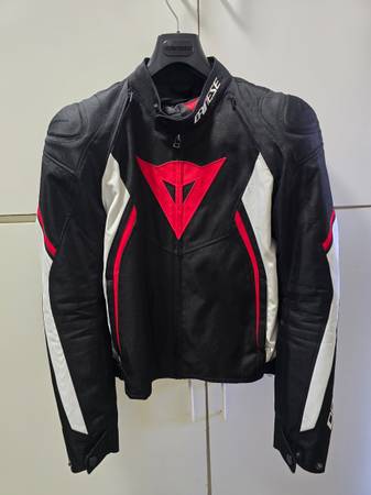 Like New Dainese Avro D2 Tex Euro Size 48/US 38/Medium - clothing