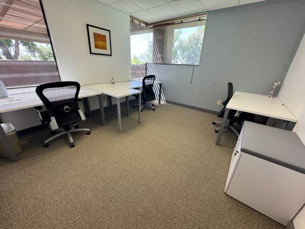 $1,785 / 590ft2 - FOUR OFFICE SUITE with Windows_ Located off the 51 and Shea Blvd (Paradise Valley)64024820882817122