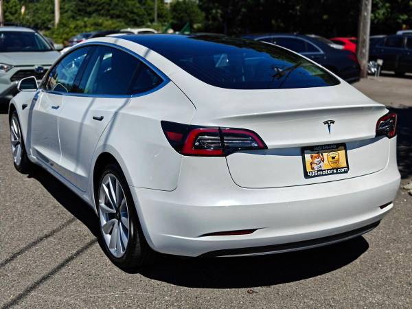 2019 Tesla Model 3 Mediano Alcance Sedán 4D ¡Aprobación de Crédito Garantizada! - $20,995 (+ 405 Motors)63469909214081124