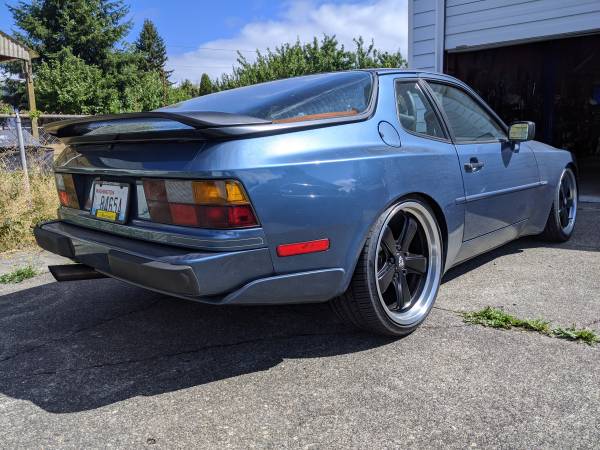 Porsche 944 S2 rear hatch 1