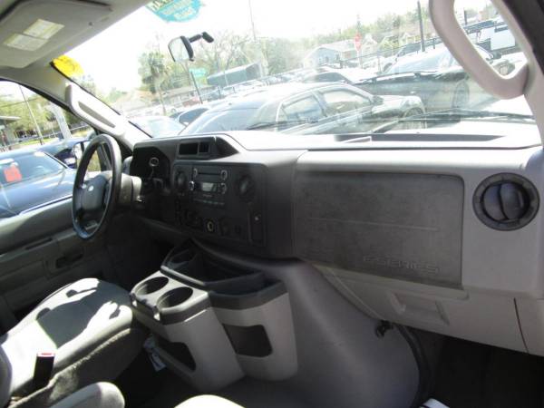2011 Ford Econoline E-350 XLT - Photo 10