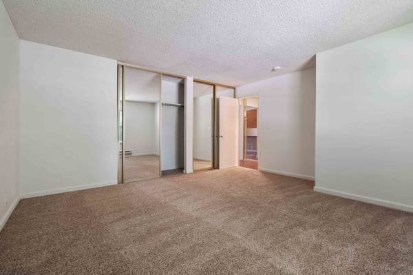 Elevator, Gated Community, 2/bd 1