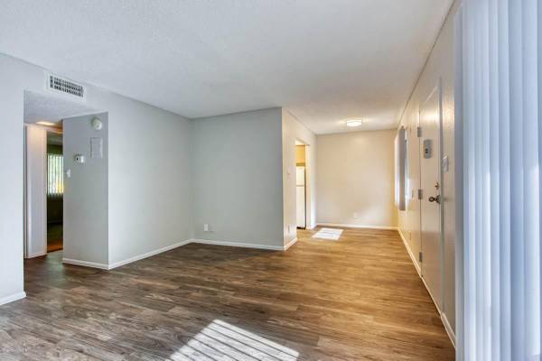 $1,525 / 2br - 800ft2 - Must-See 2 BR-Upgraded Kitchen, Fresh & Stylish (Casa Mesa II)64024999910915123